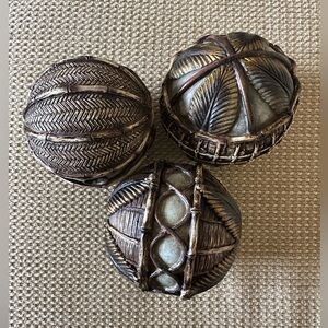 Decorative balls (3)